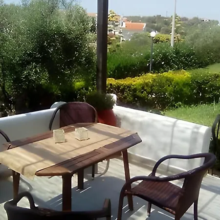 Summer House In Trikorfo, With Sea View Jerakiní